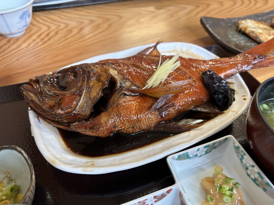 海産亭の金目鯛の煮つけ定食