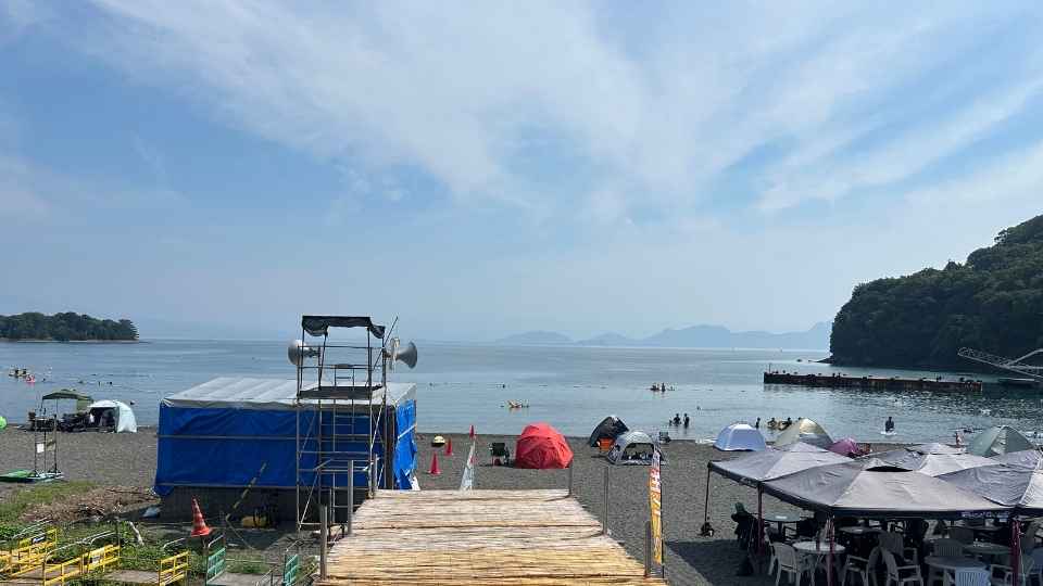 晴れて風も穏やかな2026年8月1日の大瀬崎湾内